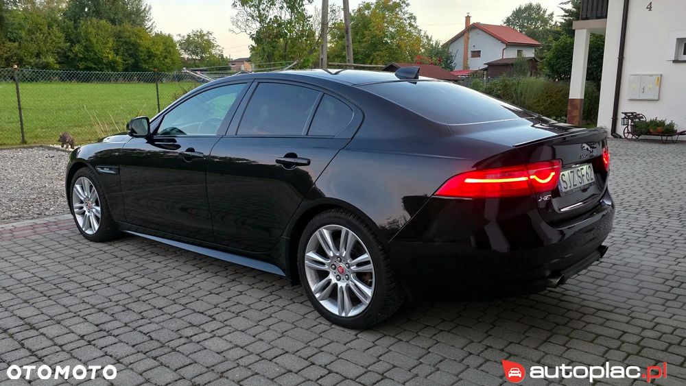 Jaguar XE 2.0 T R-Sport - 7