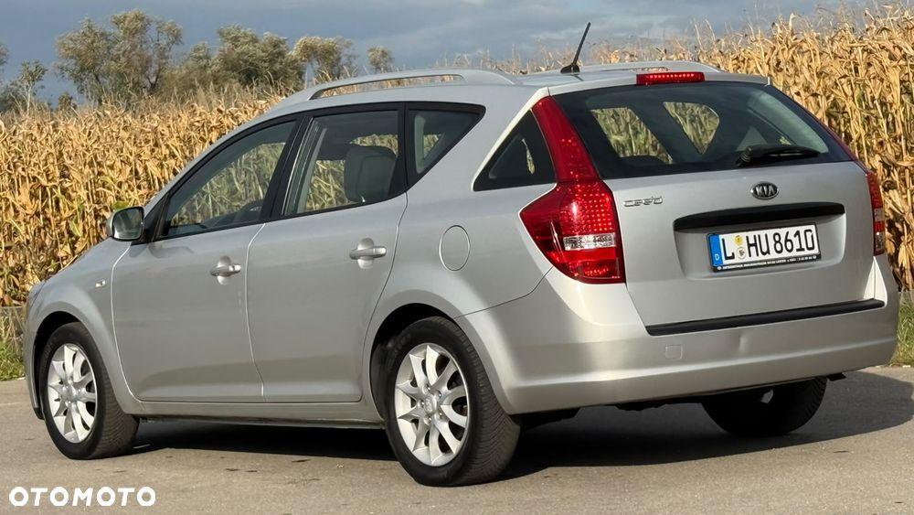 Kia Ceed - 25