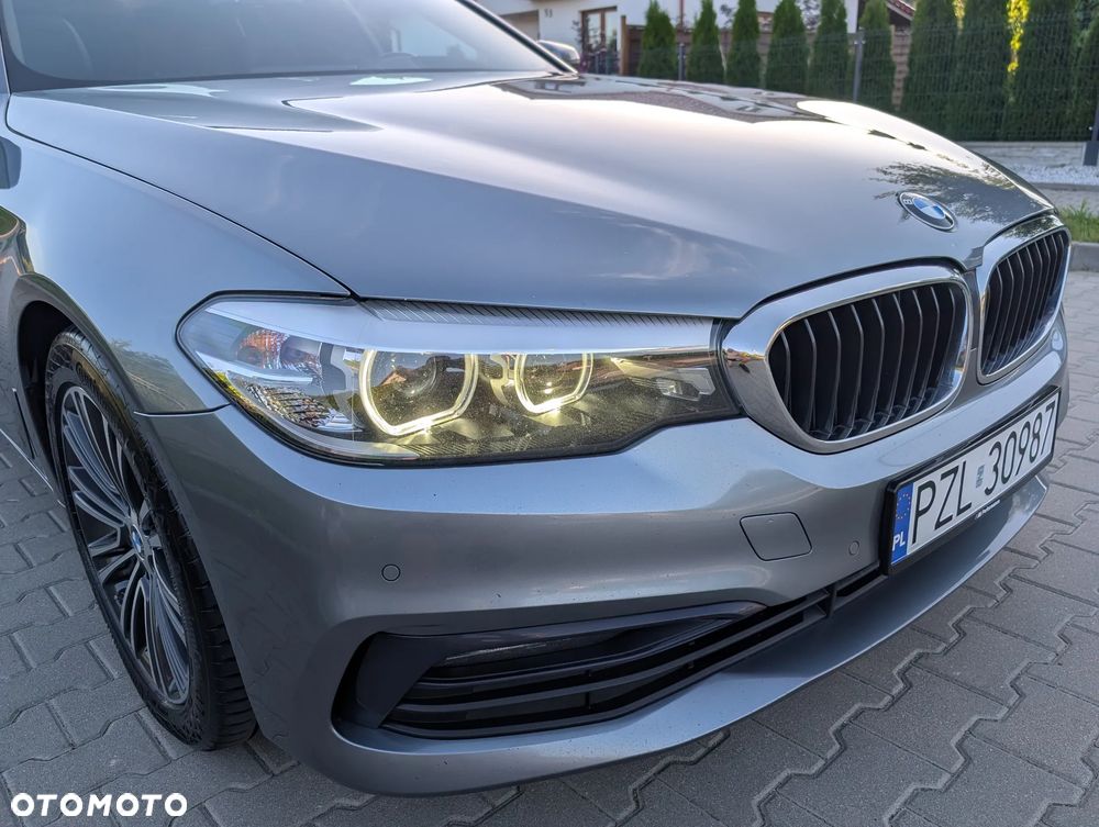 BMW Seria 5 520d Sport Line - 34