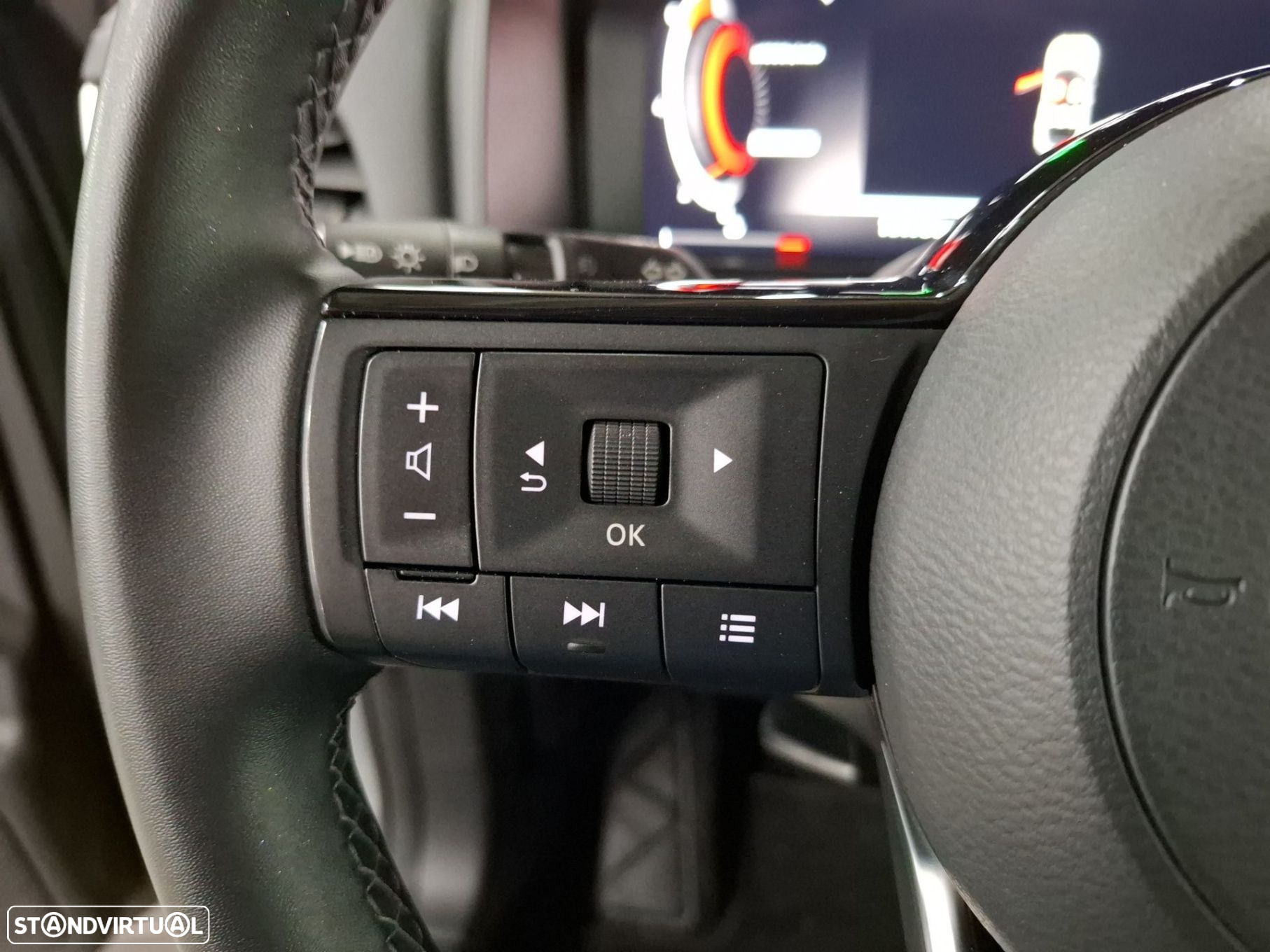 Nissan Qashqai 1.3 DIG-T N-Connecta LED+TT+SKY - 16