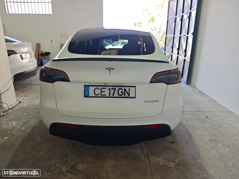 Tesla Model Y Performance Dual Motor AWD - 12