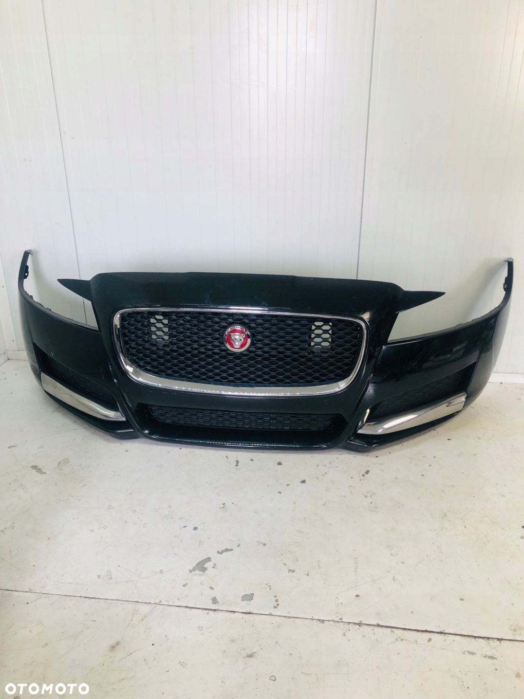 JAGUAR X260 XF ZDERZAK PRZÓD 4xPDC - 2
