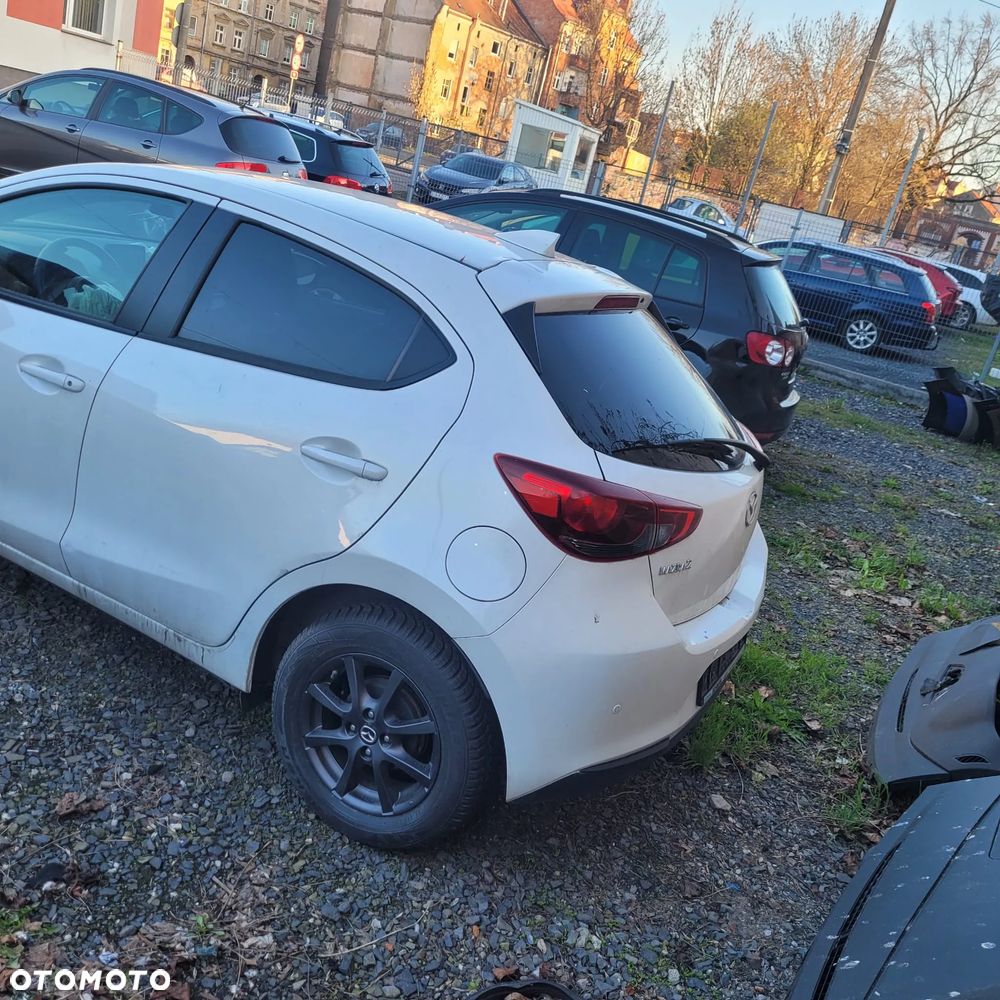 Mazda 2 Hybrid - 5