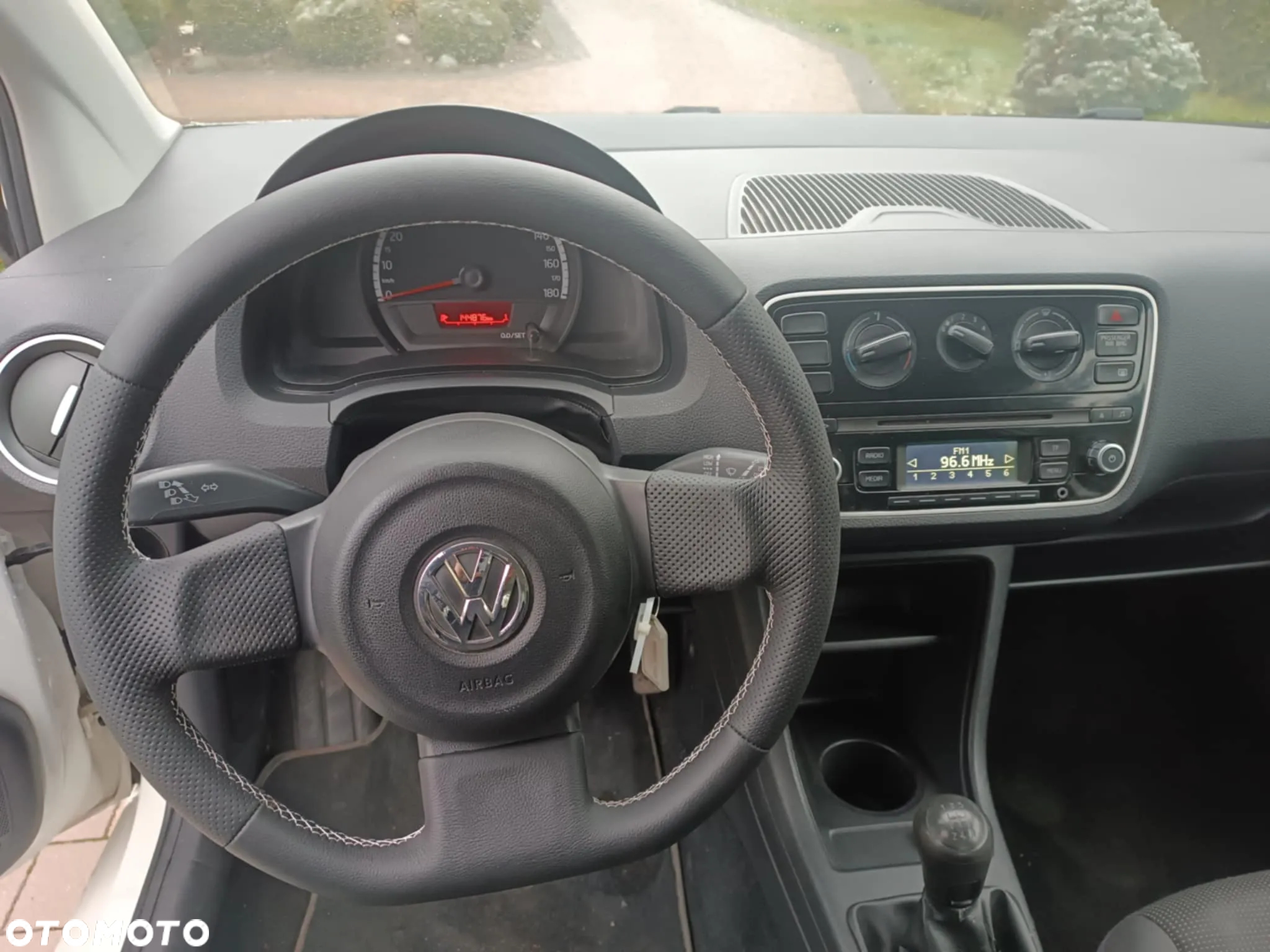 Volkswagen up! - 8