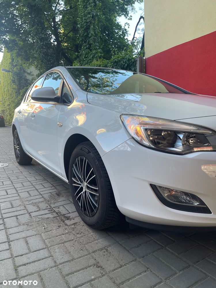 Opel Astra 1.4 Innovation - 2