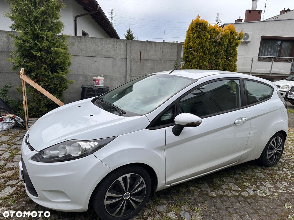 Ford Fiesta 1.25 Ambiente - 2