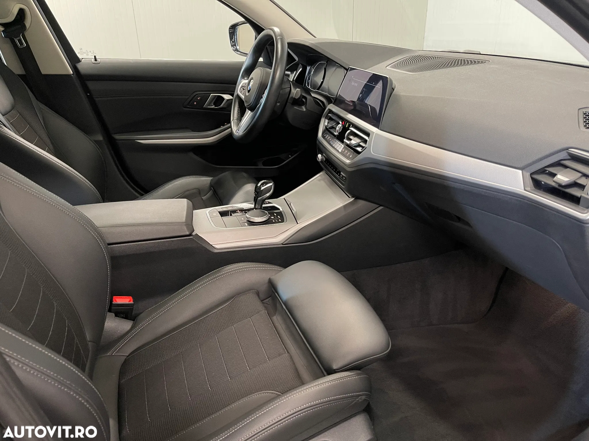 BMW Seria 3 318d AT MHEV - 11