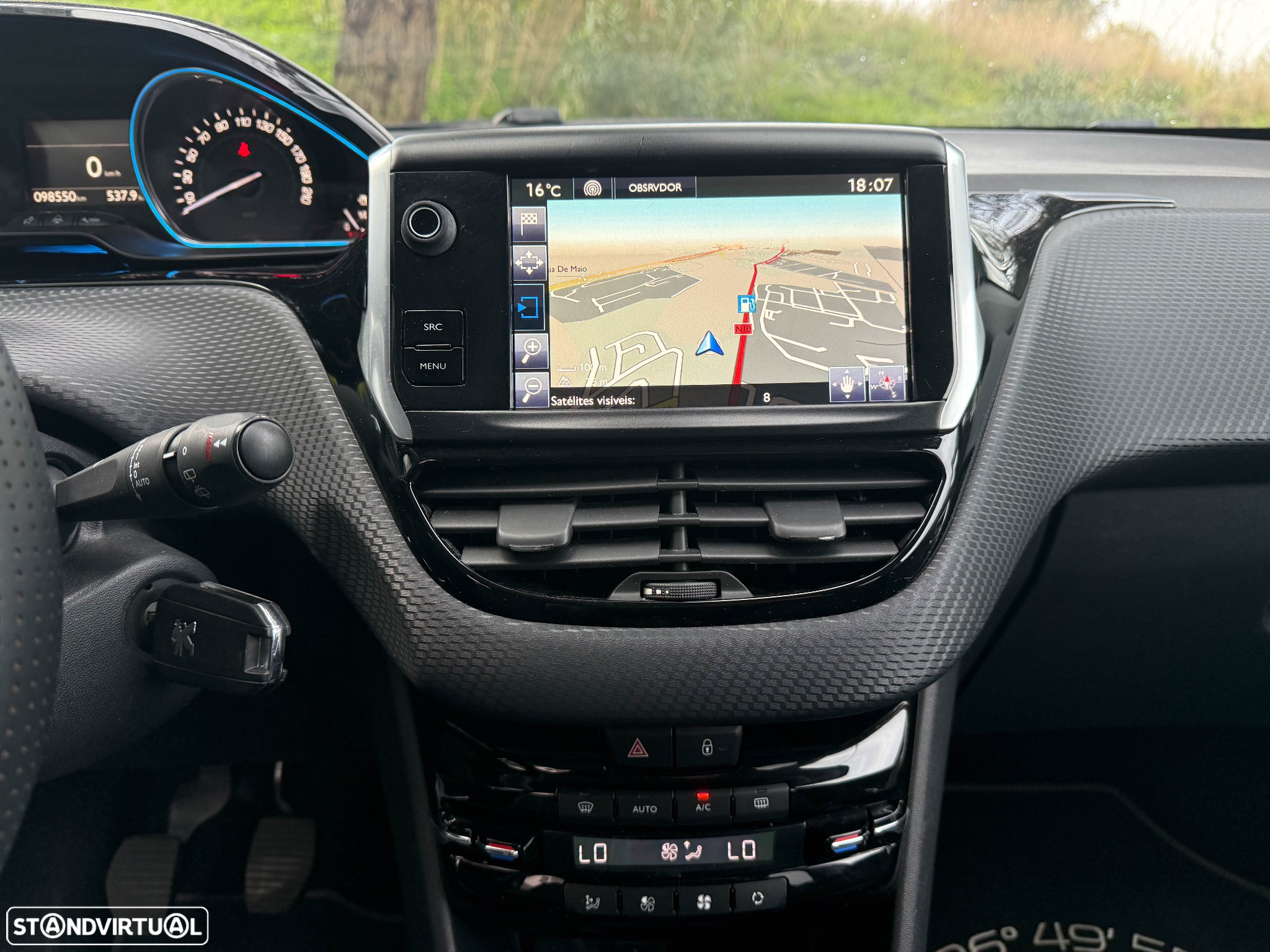 Peugeot 2008 1.2 PureTech Allure - 26