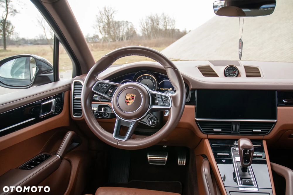 Porsche Cayenne S - 29