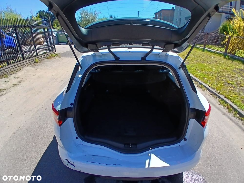 Renault Megane 1.5 dCi Energy Bose EU6 - 26