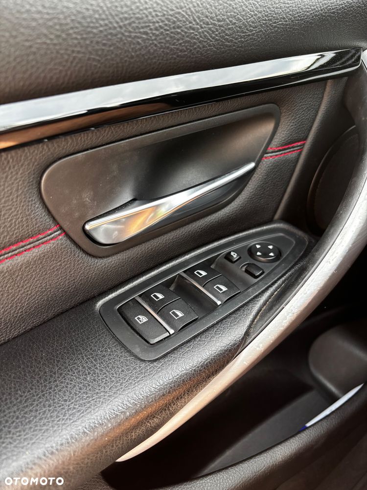 BMW Seria 3 330i Sport Line - 19