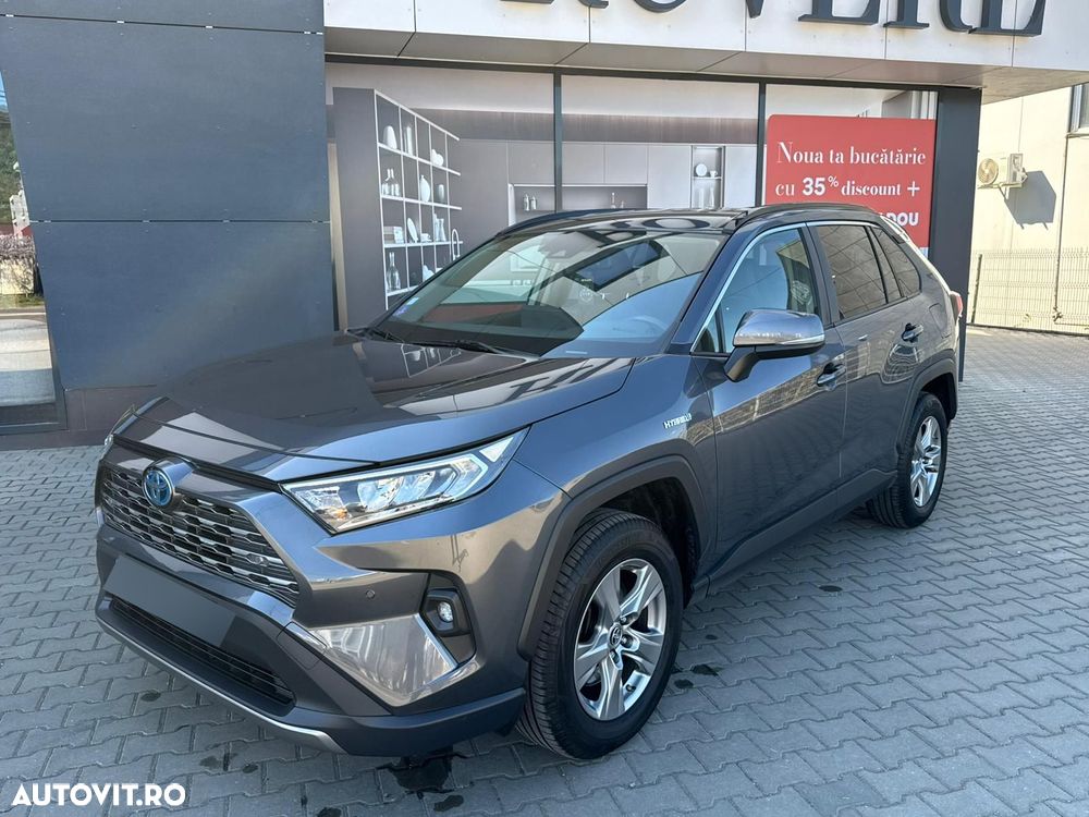Toyota RAV4 - 1