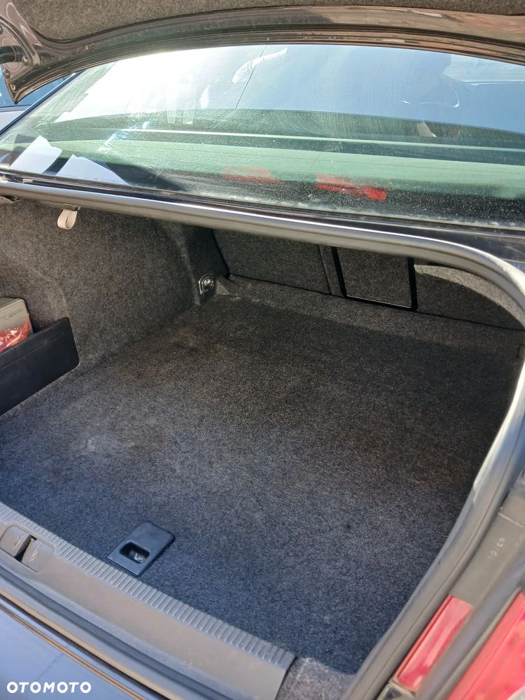 Volkswagen Passat - 10