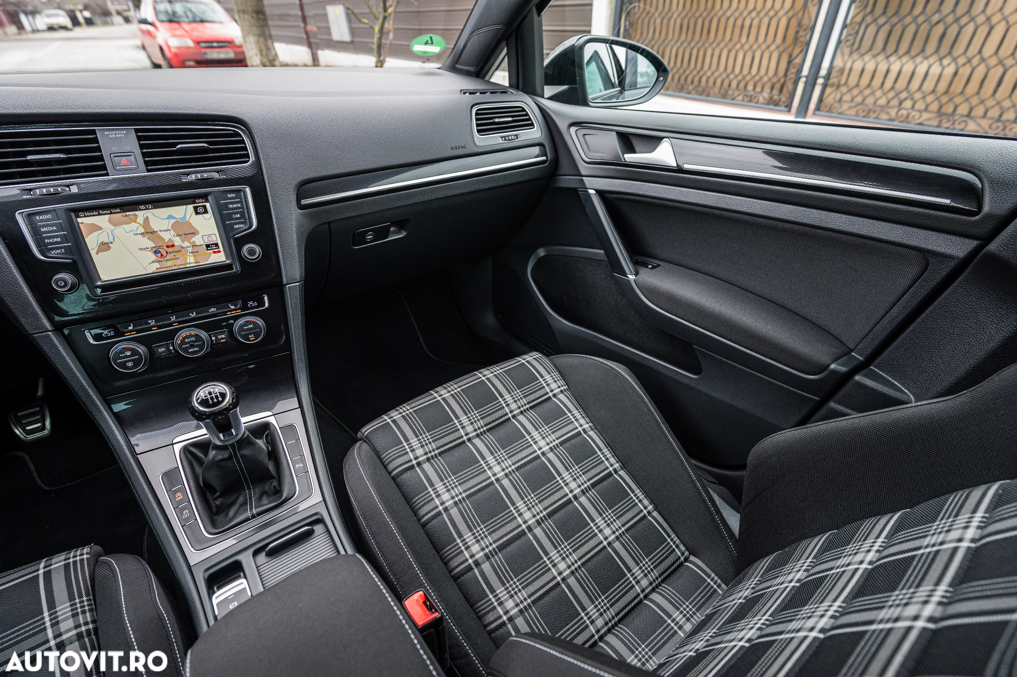 Volkswagen Golf 2.0 TDI GTD - 28