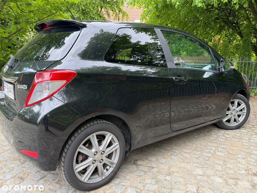 Toyota Yaris 1.4 D-4D Premium - 3