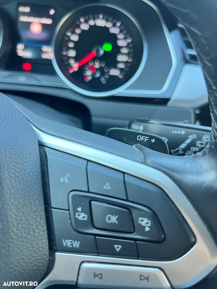 Volkswagen Passat - 12