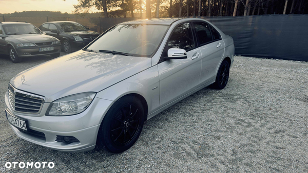 Mercedes-Benz Klasa C 180 CGI BlueEff Classic