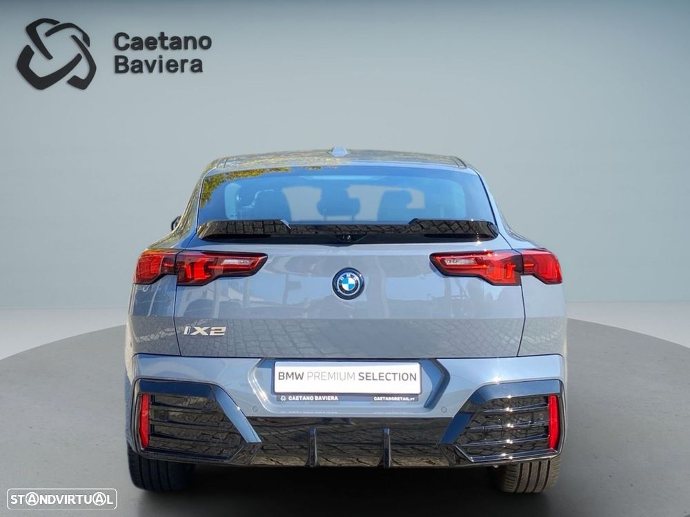 BMW iX2 eDrive20 Pack Desportivo M Pro - 22