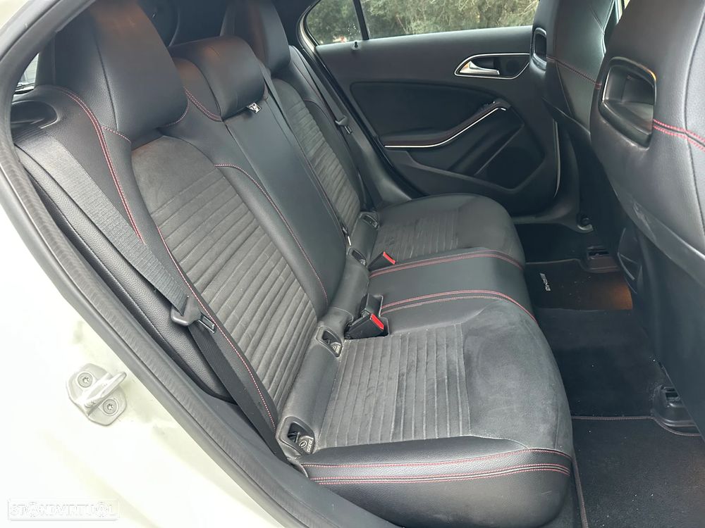 Mercedes-Benz A 180 d AMG Line - 10