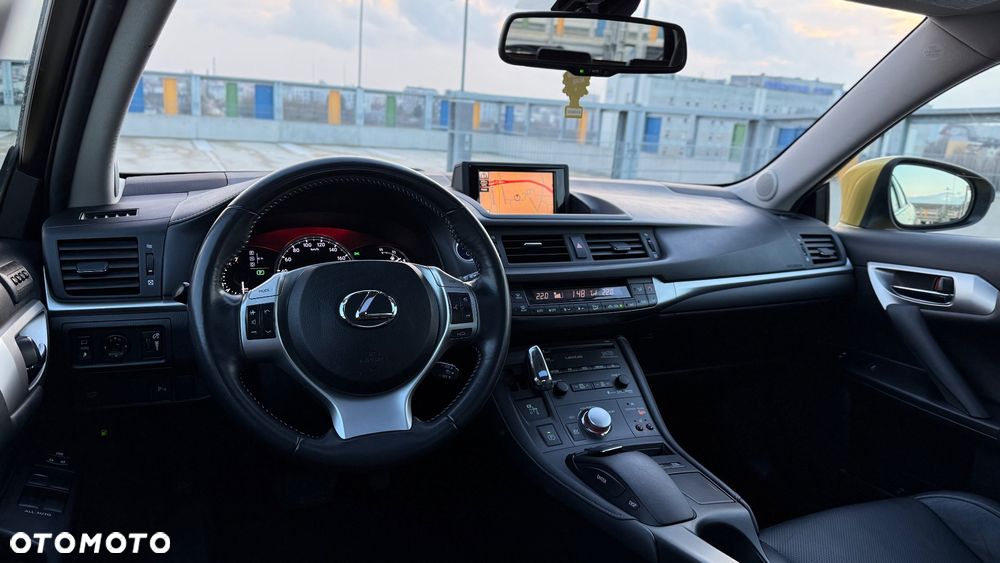 Lexus CT 200h Prestige - 18