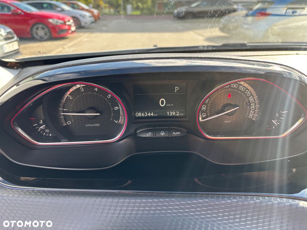 Peugeot 2008 1.2 PureTech GT Line S&S EAT8 - 14