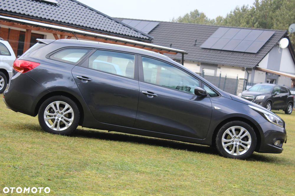 Kia Ceed 1.6 GDI Dream-Team Edition - 9
