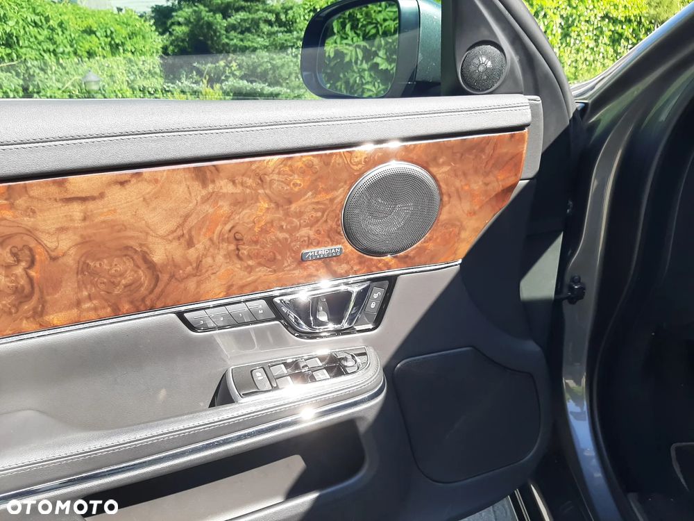 Jaguar XJ 3.0 V6 Kompressor AWD R-Sport - 11