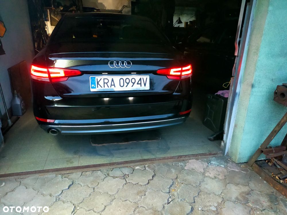 Audi A4 Limousine - 4