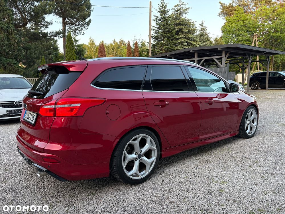 Ford Focus SW 1.0 EcoBoost S&S ST-Line - 9