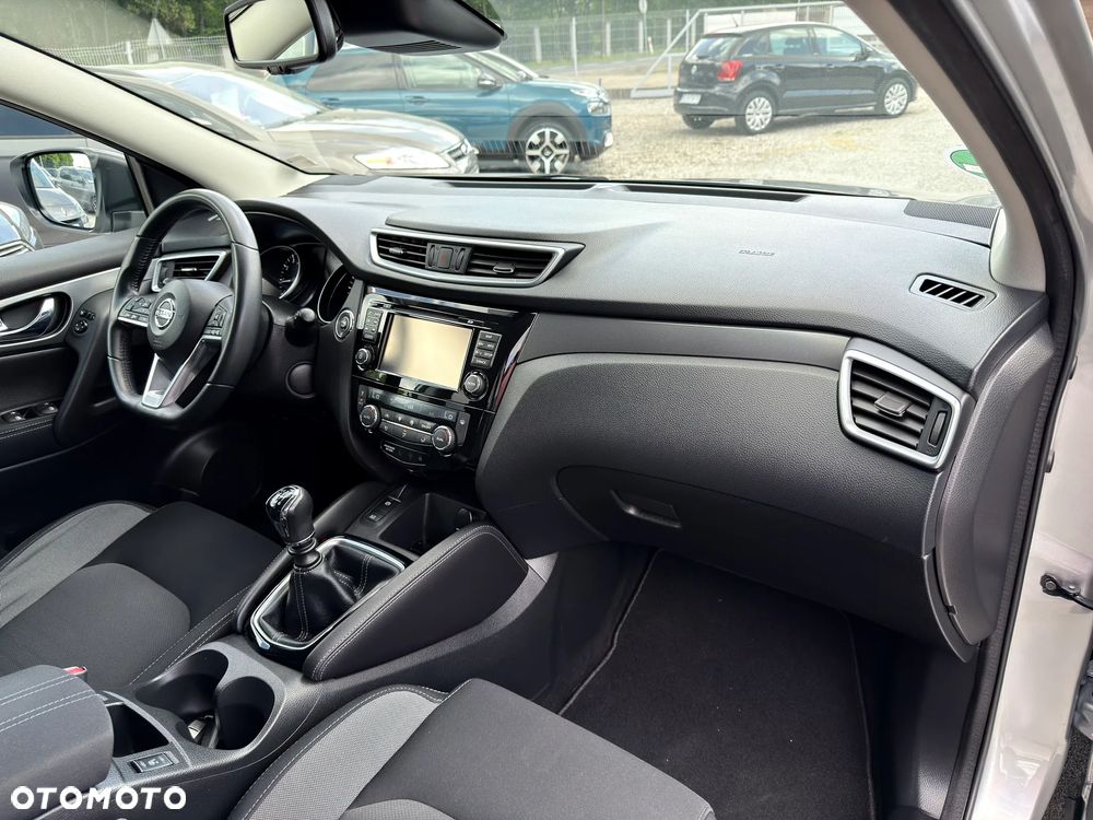 Nissan Qashqai 1.6 DIG-T N-Connecta - 21
