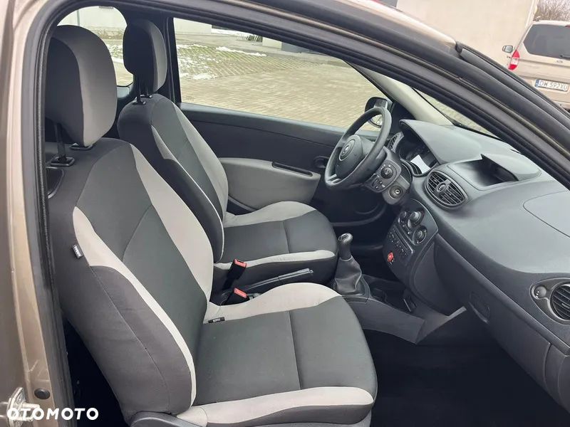 Renault Clio 1.2 16V Arctica - 5