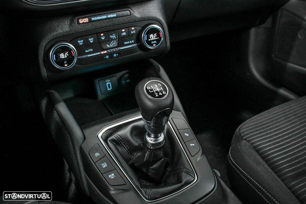 Ford Focus SW 1.5 TDCi EcoBlue Titanium - 39