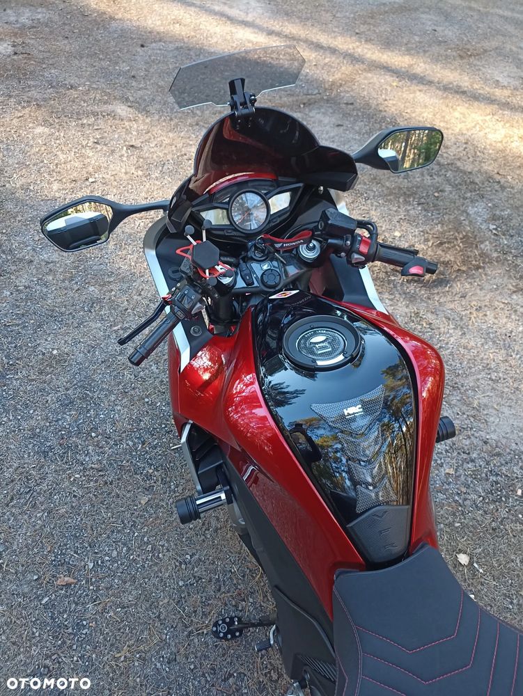 Honda VFR - 16