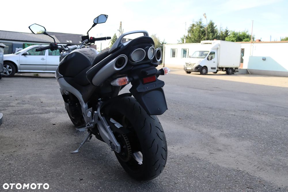 Suzuki GSR - 7