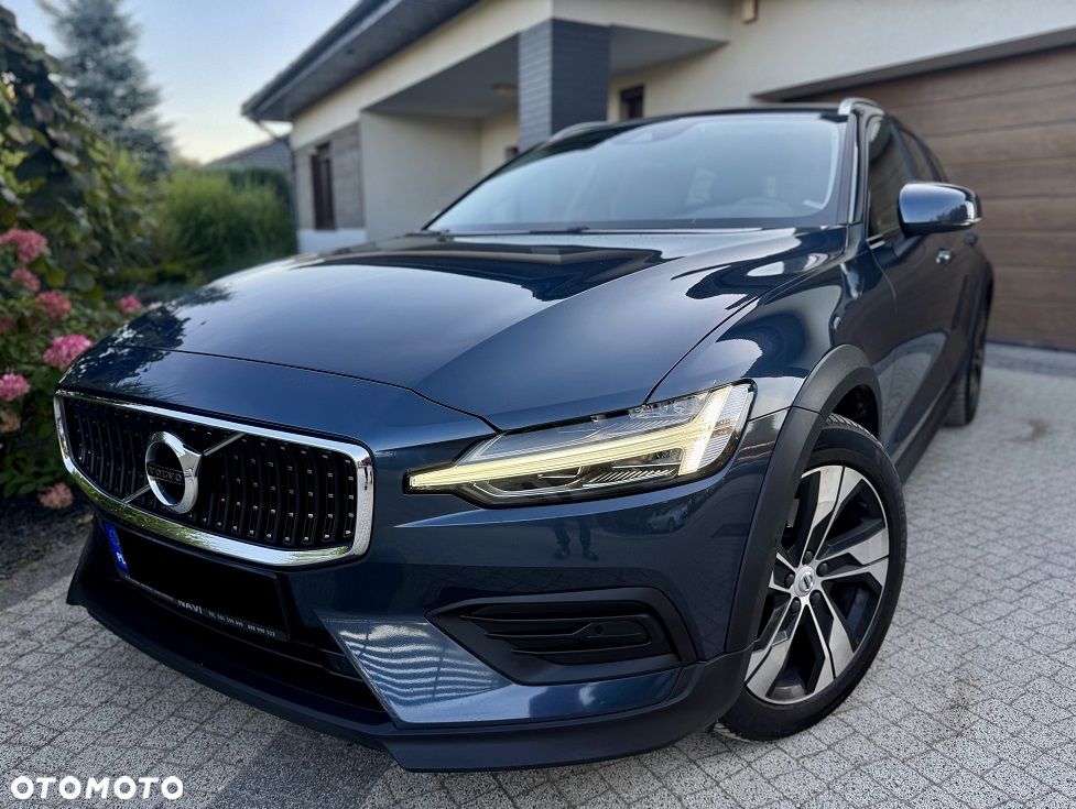 Volvo V60 Cross Country B4 D AWD Ultimate - 1
