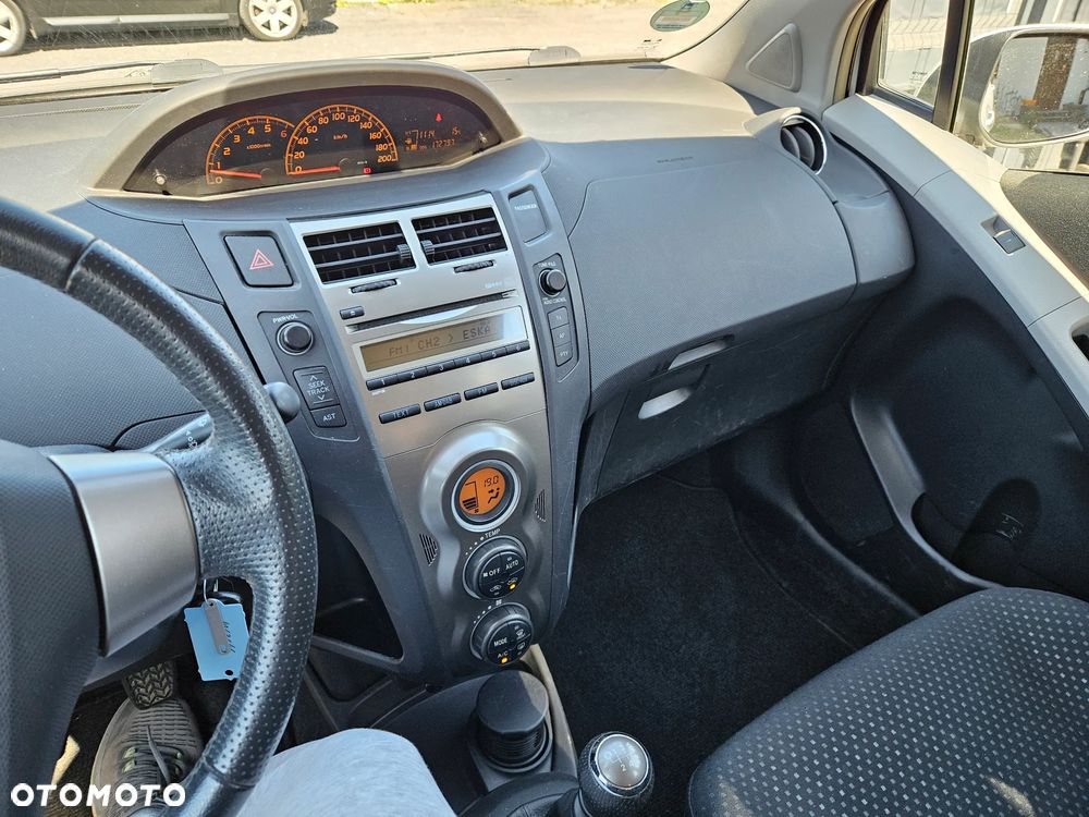 Toyota Yaris 1.4 D-4D Executive - 16