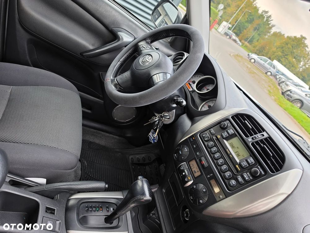 Toyota RAV4 2.0 VVT-i 4x4 - 19