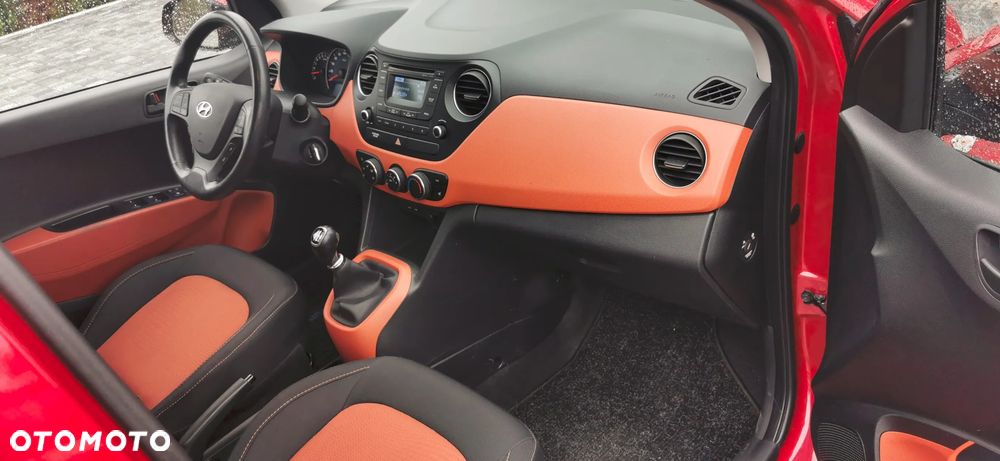 Hyundai i10 1.2 Fifa World Cup Edition - 23