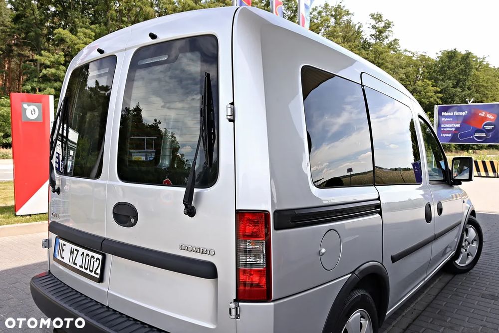 Opel Combo Tour Enjoy - 22