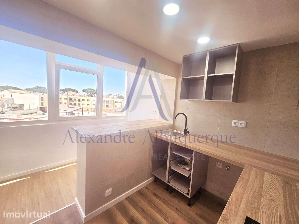 Apartamento T2 Renovado em Santana - Sesimbra | Excelente Oportunidade - Grande imagem: 4/17