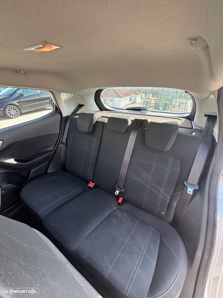 Ford Fiesta - 12