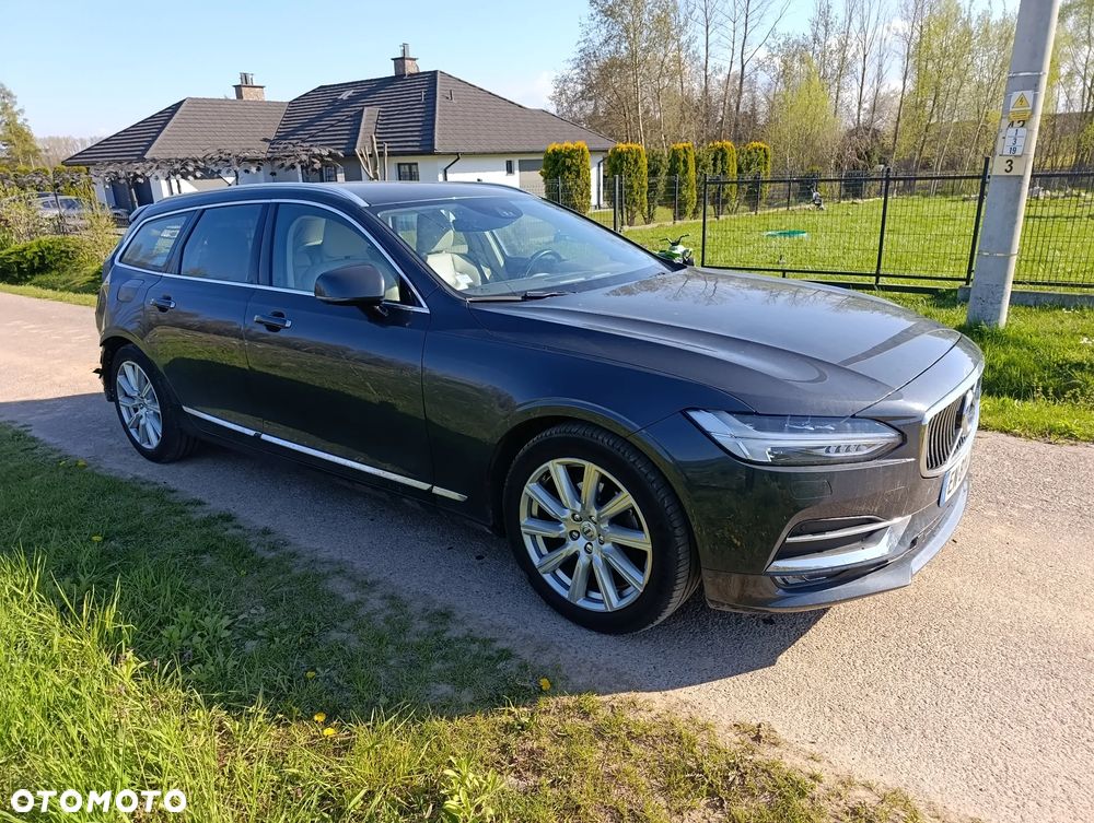 Volvo V90 - 2