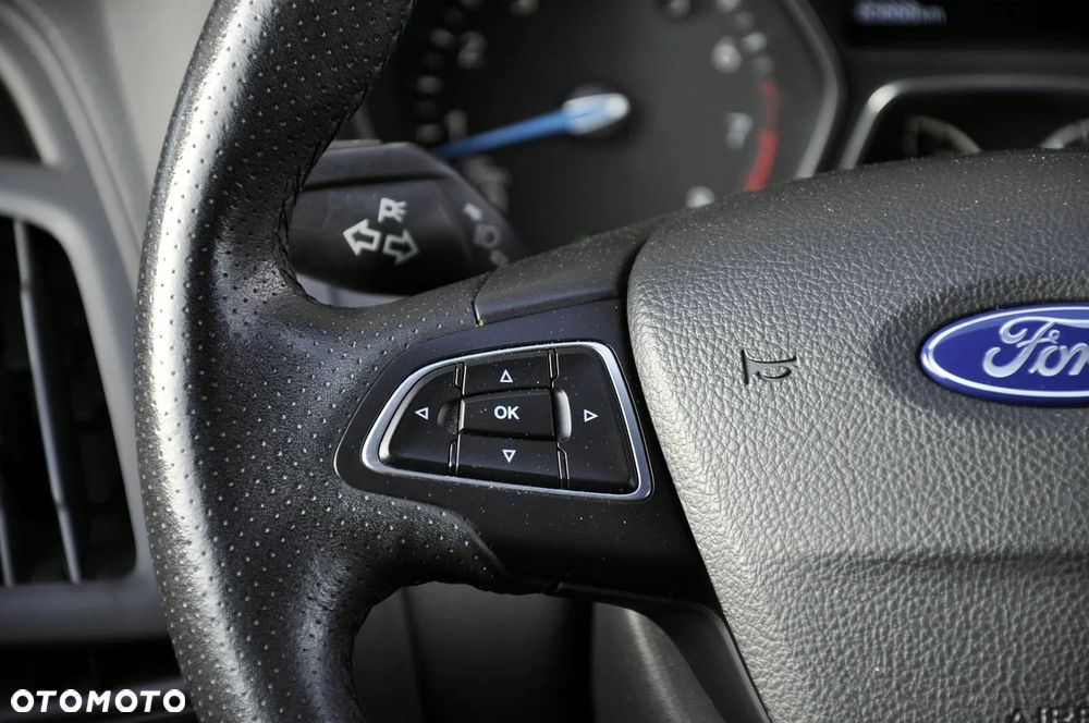 Ford Focus 1.0 EcoBoost Start-Stopp-System ST-LINE STYLE - 13