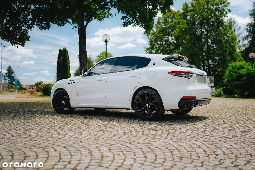 Maserati Levante - 11
