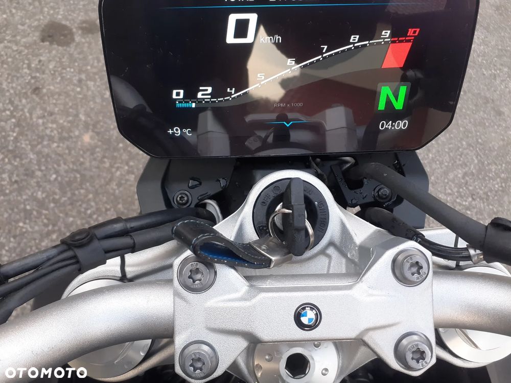 BMW F - 4
