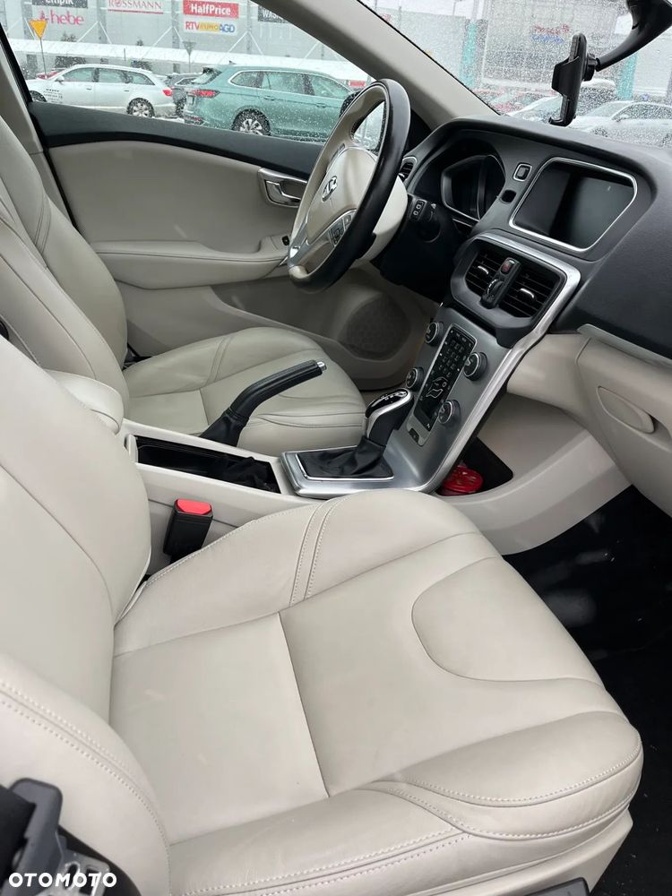 Volvo V40 D3 Drive-E Inscription - 9