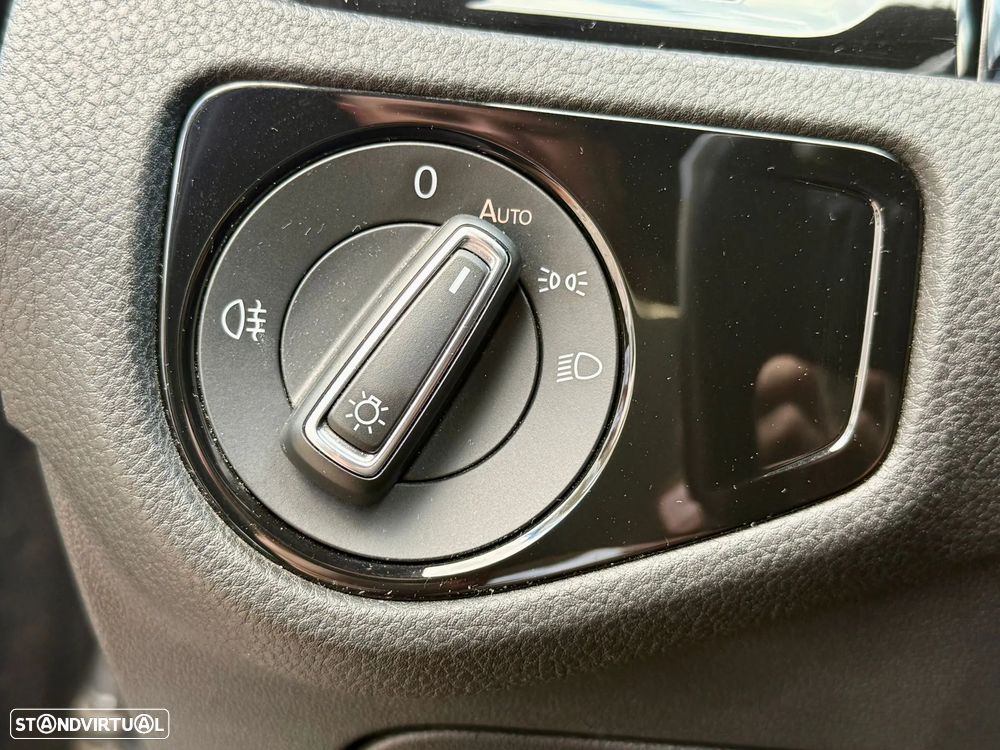 VW Golf GTI 2.0 TSI OPF DSG Performance - 25