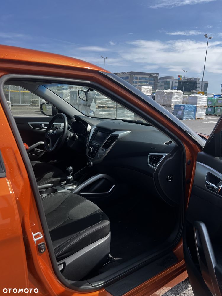 Hyundai Veloster 1.6 GDI Comfort - 18