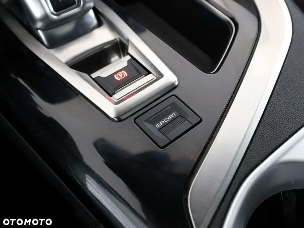 Peugeot 5008 2.0 BlueHDI GT S&S EAT8 - 33