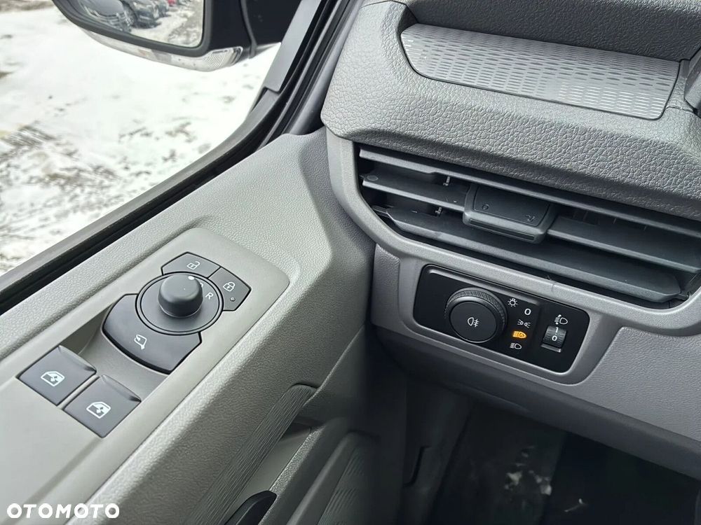 Volkswagen Transporter - 23